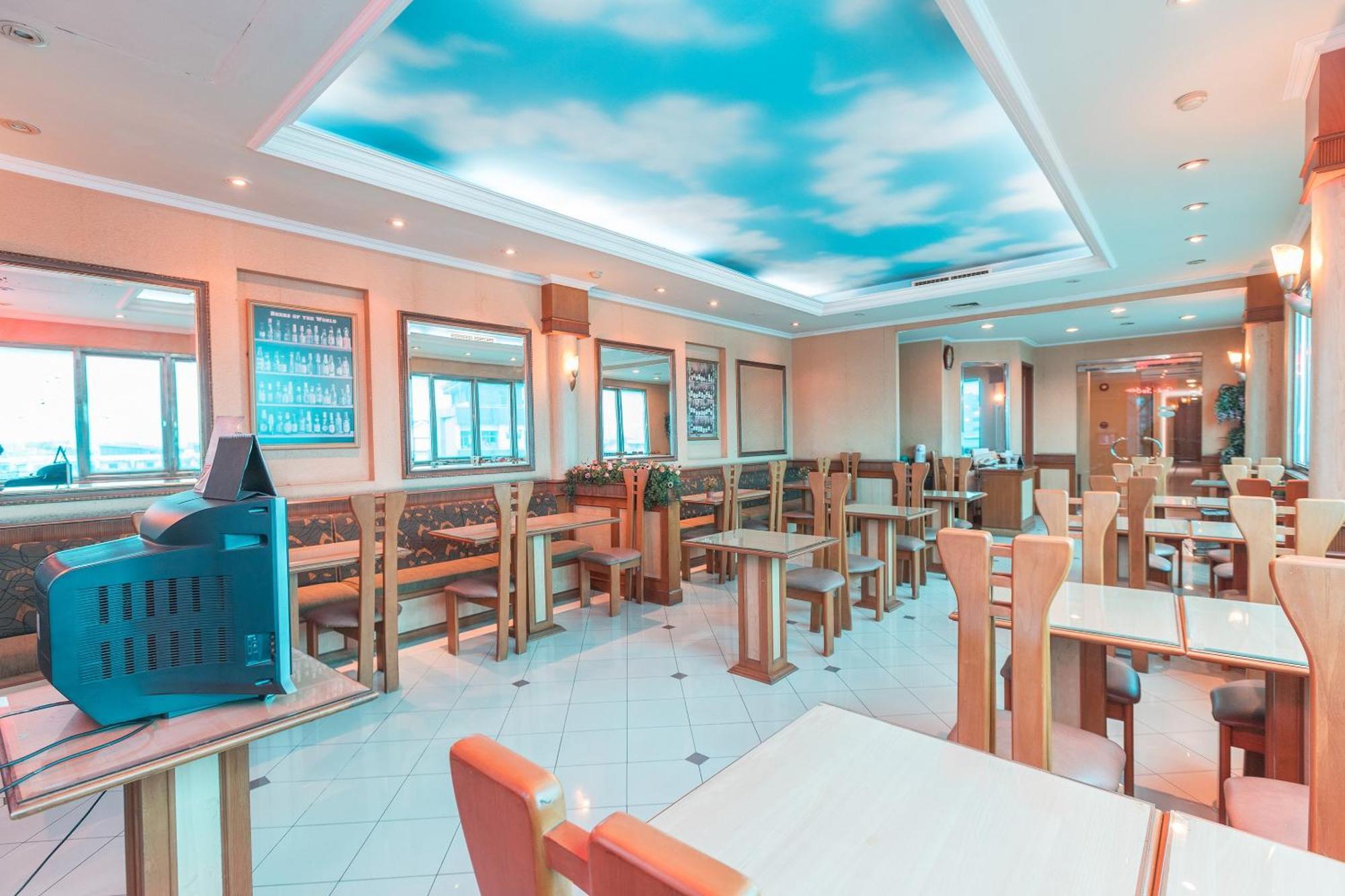 Oyo 671 Hotel Capitol 자카르타 외부 사진