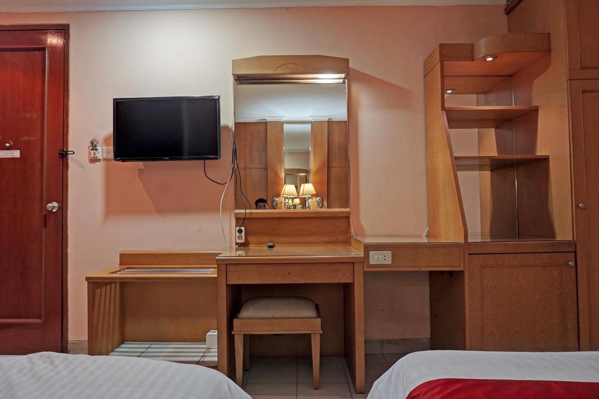 Oyo 671 Hotel Capitol 자카르타 외부 사진