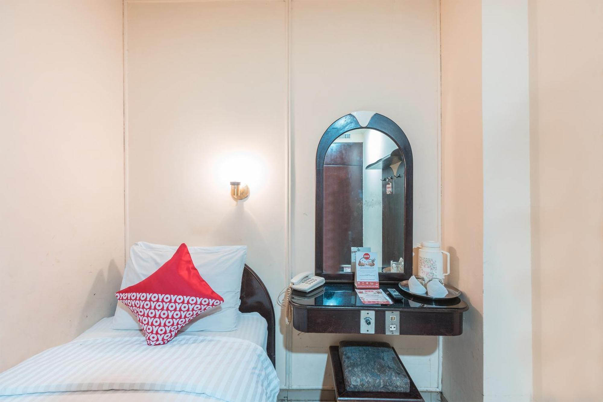 Oyo 671 Hotel Capitol 자카르타 외부 사진