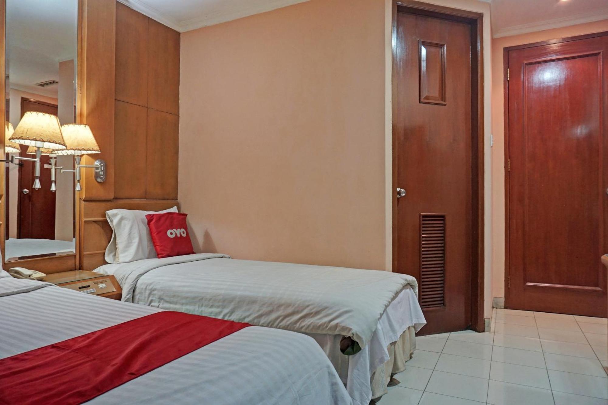 Oyo 671 Hotel Capitol 자카르타 외부 사진