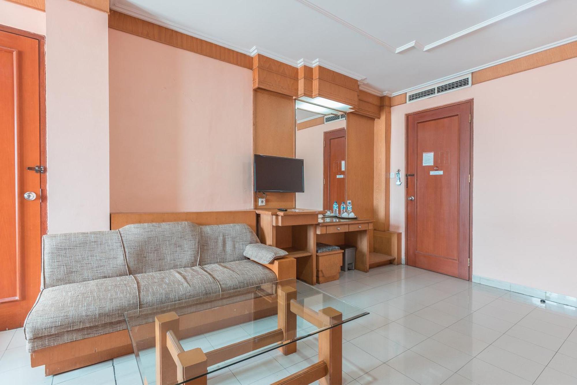 Oyo 671 Hotel Capitol 자카르타 외부 사진