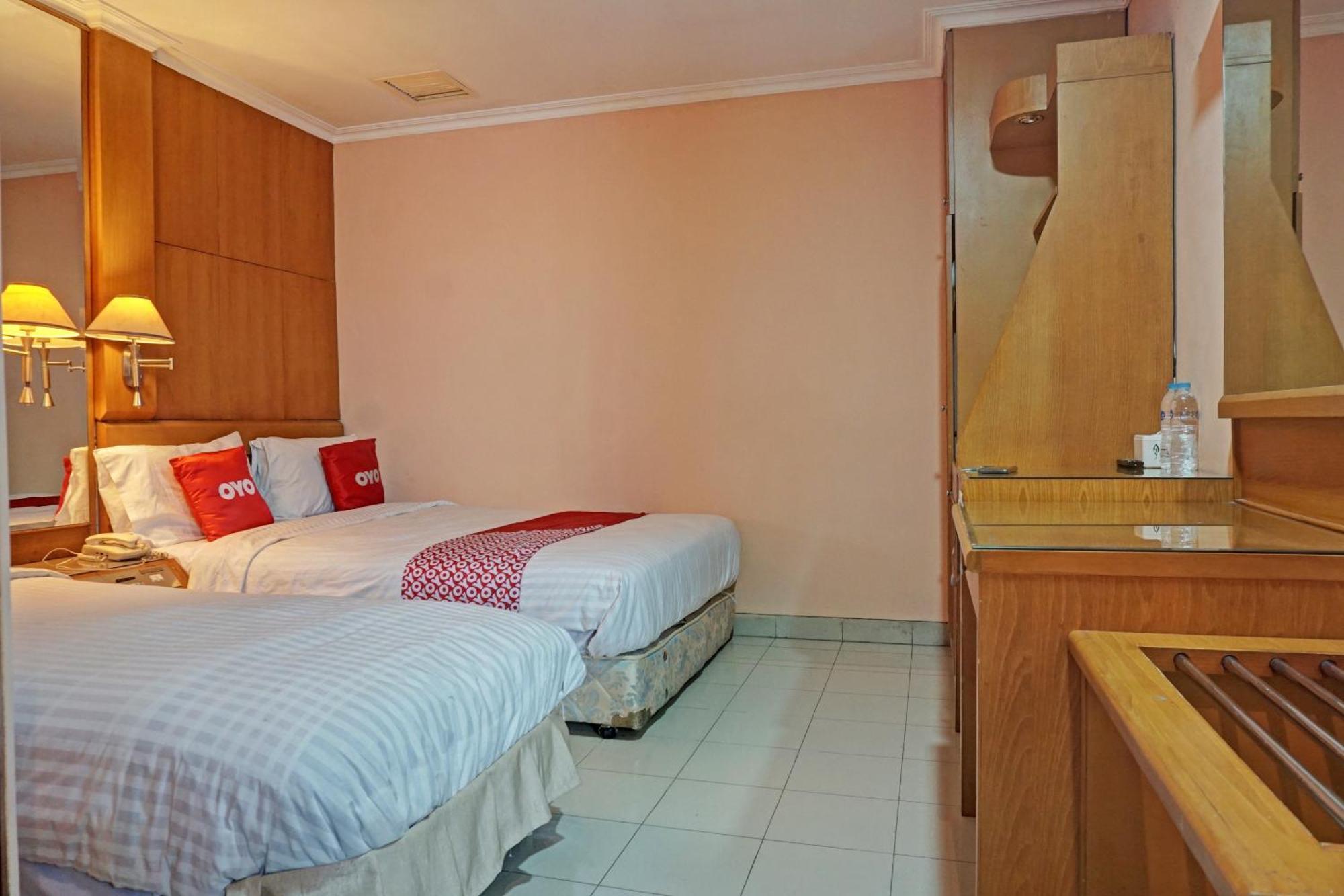 Oyo 671 Hotel Capitol 자카르타 외부 사진