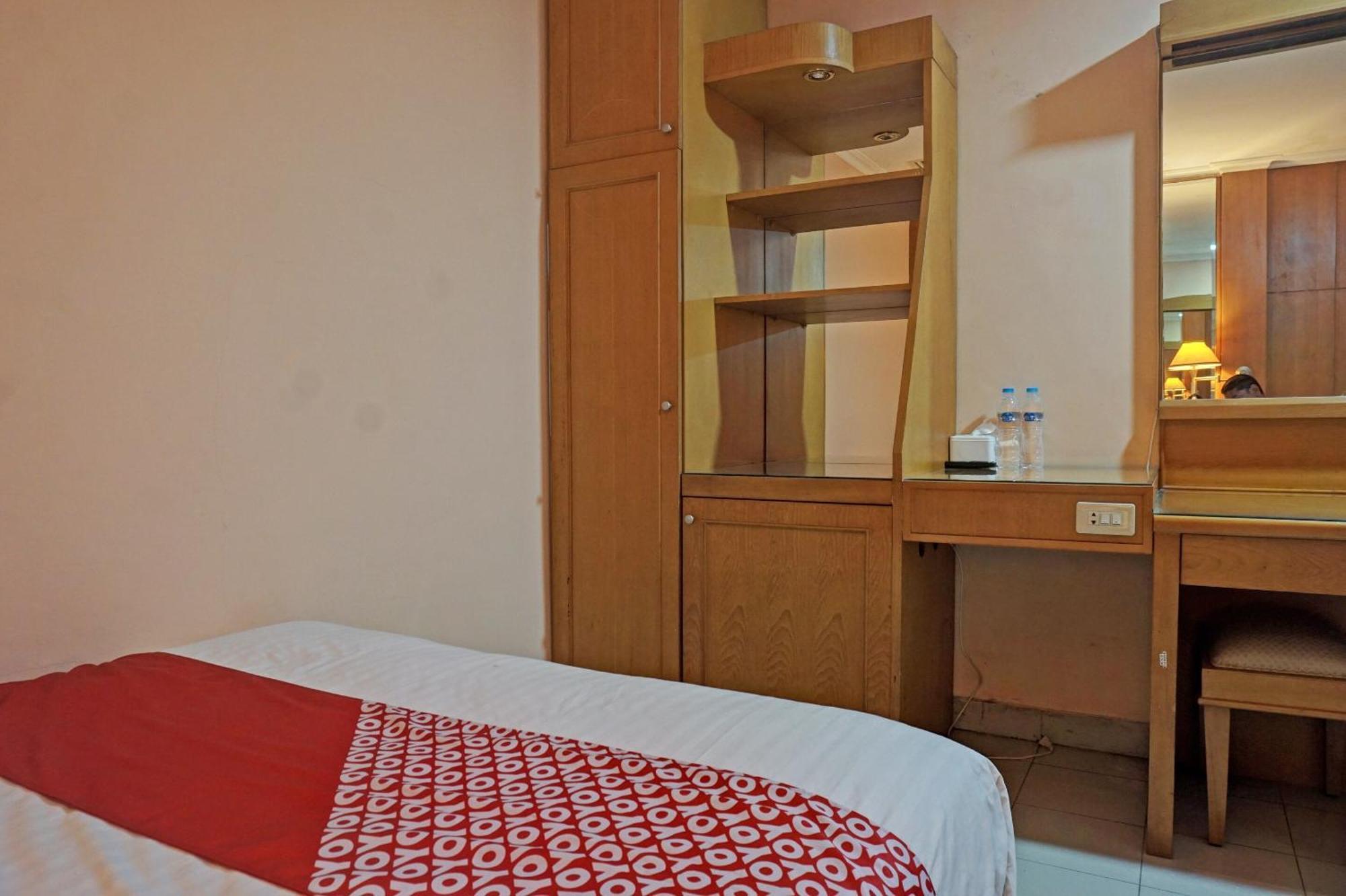 Oyo 671 Hotel Capitol 자카르타 외부 사진