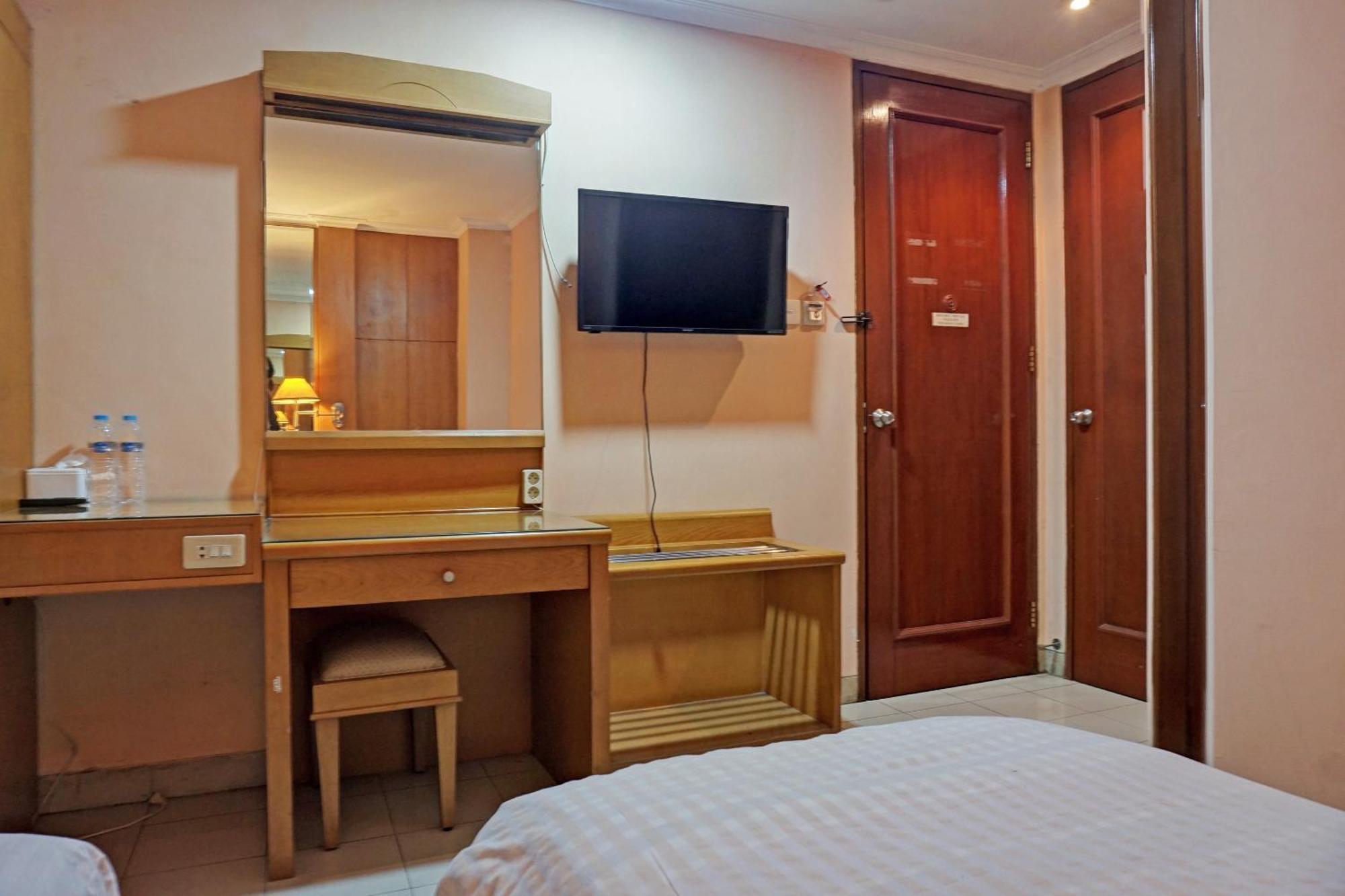 Oyo 671 Hotel Capitol 자카르타 외부 사진
