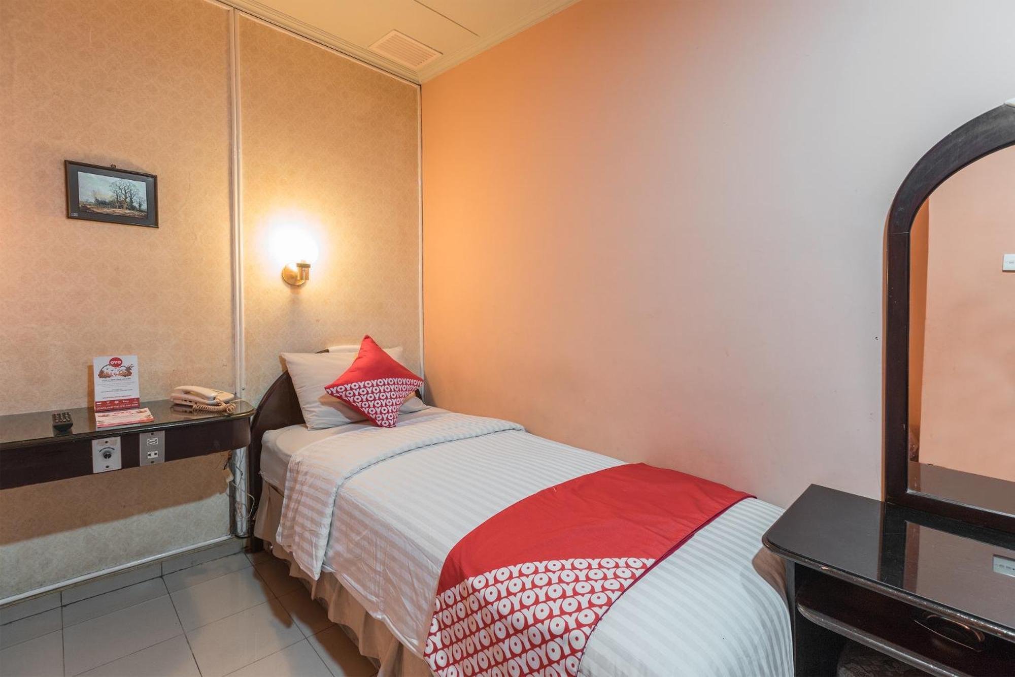 Oyo 671 Hotel Capitol 자카르타 외부 사진